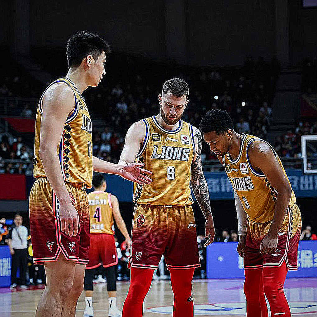Valanciunas tỏa sáng trong chiến thắng giao hữu thứ hai của Zalgiris: Chiến thắng giao hữu đang che giấu điều gì?