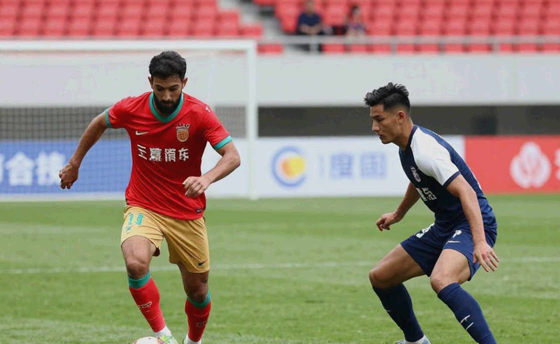 The Ball Placer: The Silent Architect Behind Every Goal in Vietnamese Football The Ball Placer: The Silent Architect Behind Every Goal in Vietnamese Football
