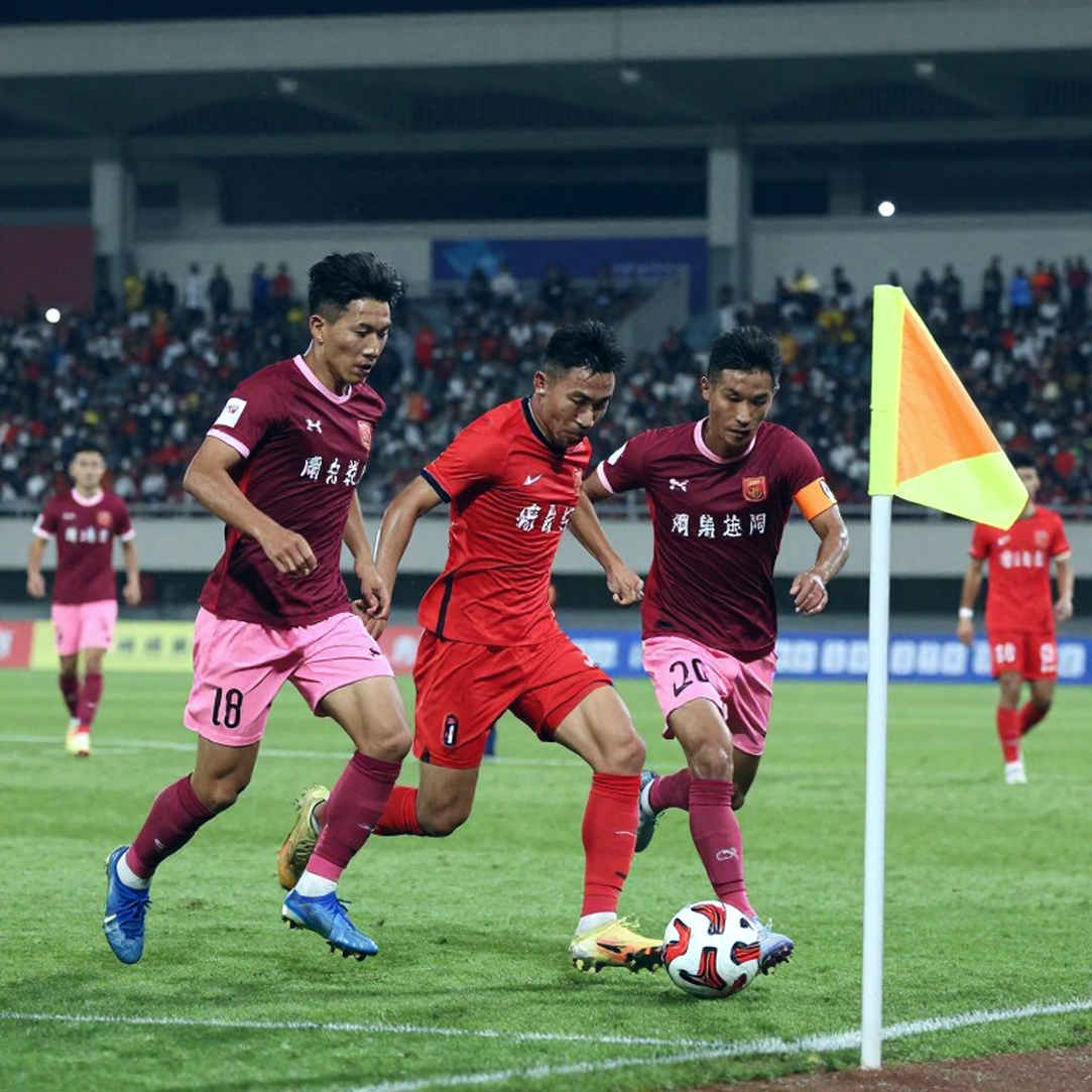 Chants in the Al-Taawoun Stand, Al-Hilal's Complaint, and the Test of Character for the Saudi Pro League Chants in the Al-Taawoun Stand, Al-Hilal's Complaint, and the Test of Character for the Saudi Pro League