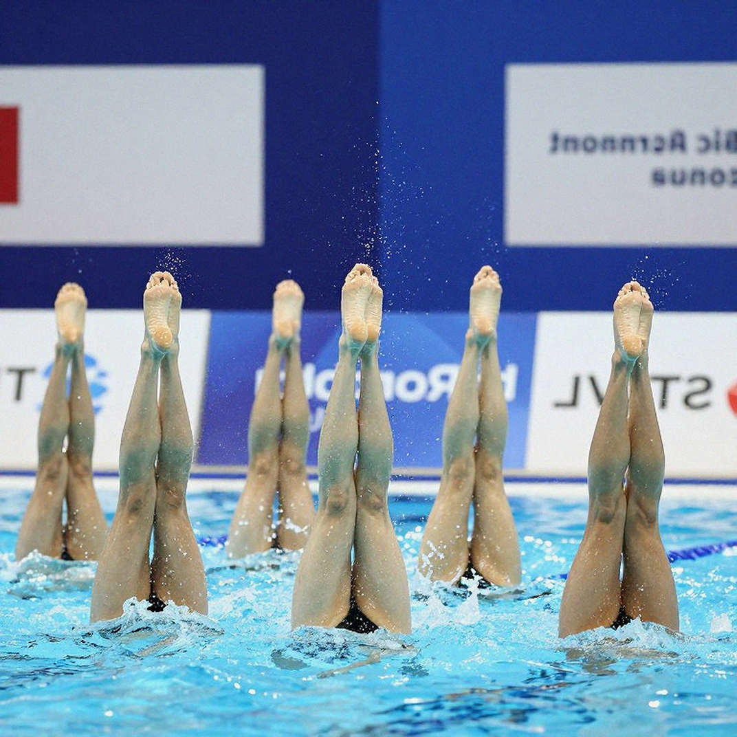 Maria Fernanda Costa Breaks South American 200m Freestyle Short Course Record: A Cold Data Analysis